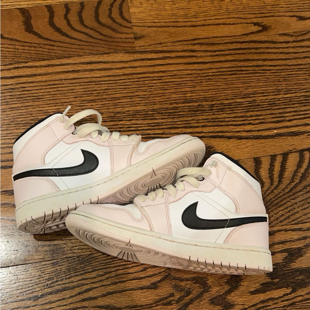 Size 6.5 Rose Air Jordan’s